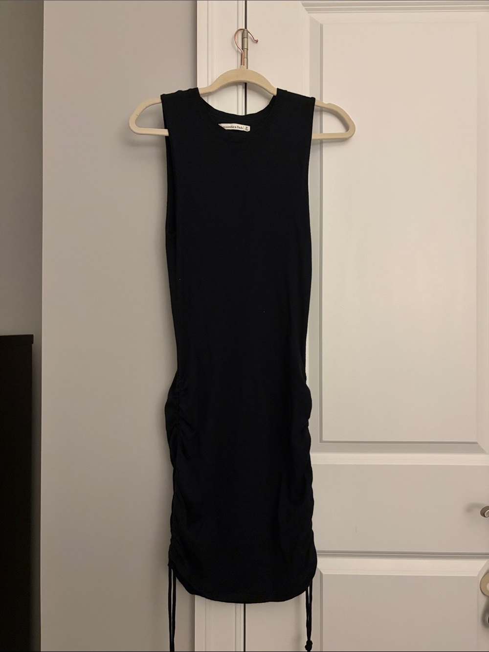 Abercrombie & Fitch Black Sleeveless Midi Dress with Side Ruching